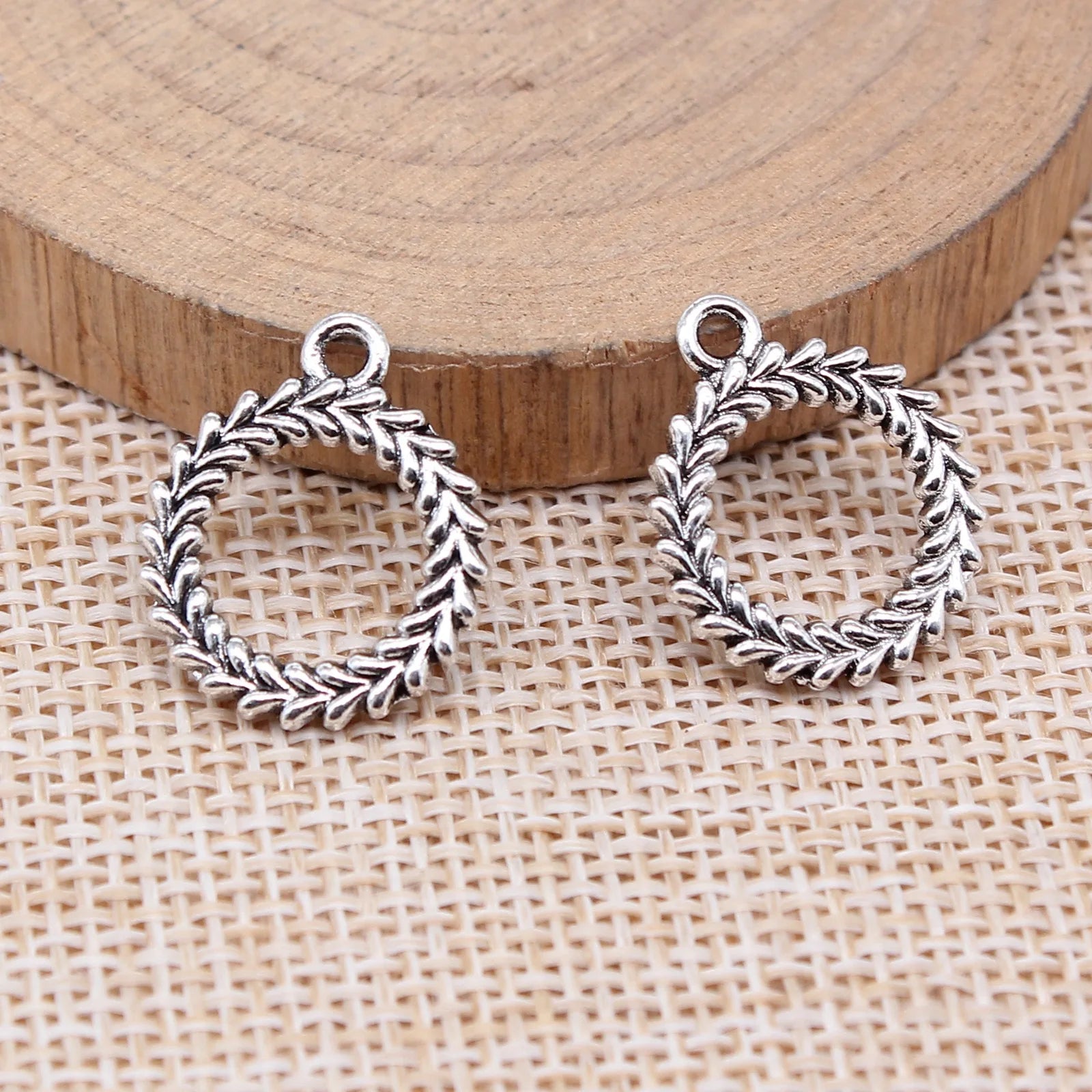 19x16mm 1.3g Antique Silver Zinc Alloy Olive Branch Ring Charm Pendant for DIY Jewelry Making
