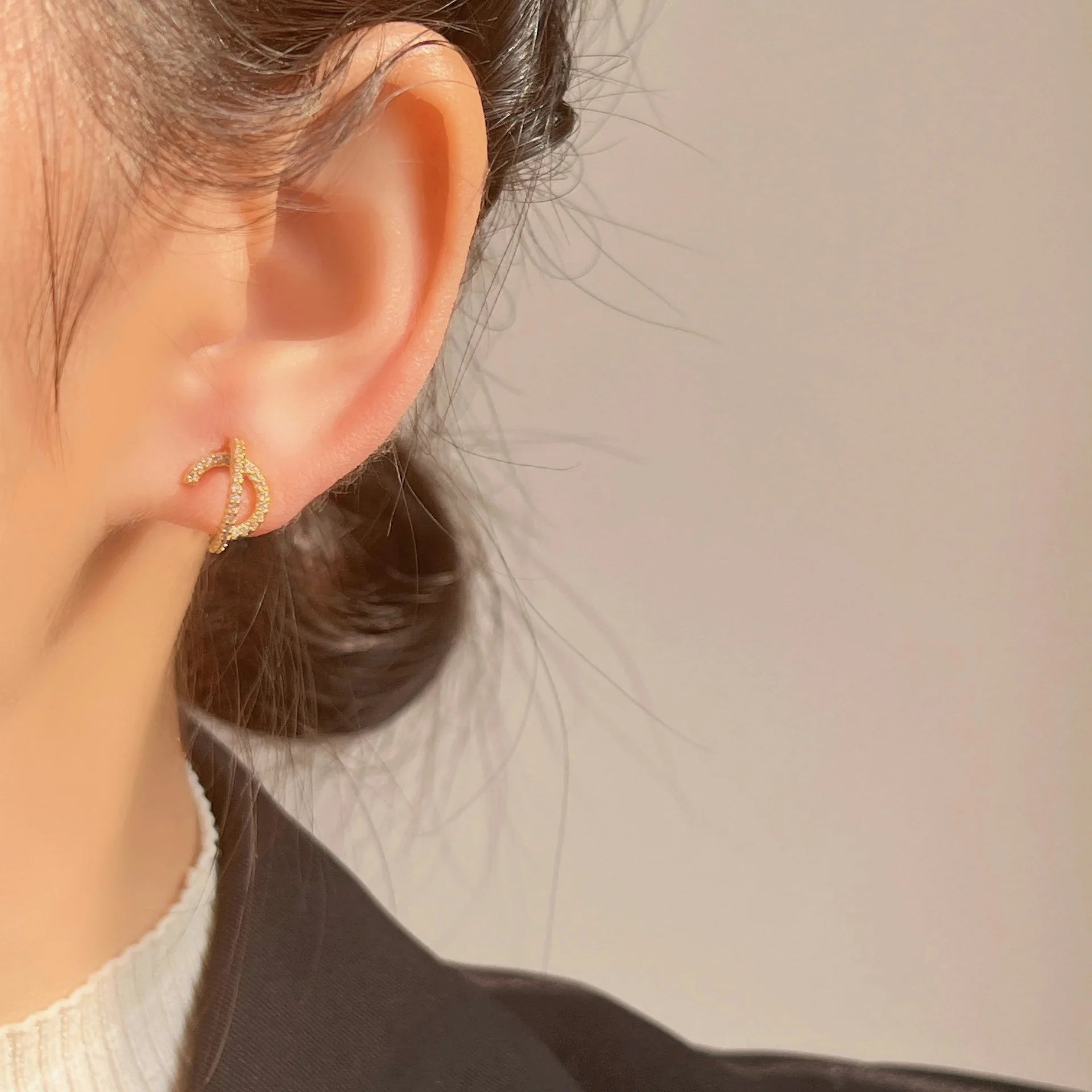 Luxury Geometric Planet Orbit Spiral Coil Rhinestone Alloy Stud & Clip On No Piercing Women's Earrings