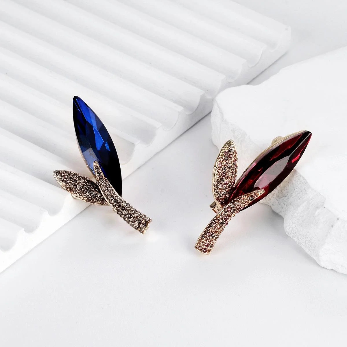 Luxury Blue Crystal Leaf Brooch With Rhinestone Alloy Stem, Elegant Lapel Pin Corsage For Suit Accessory Gift