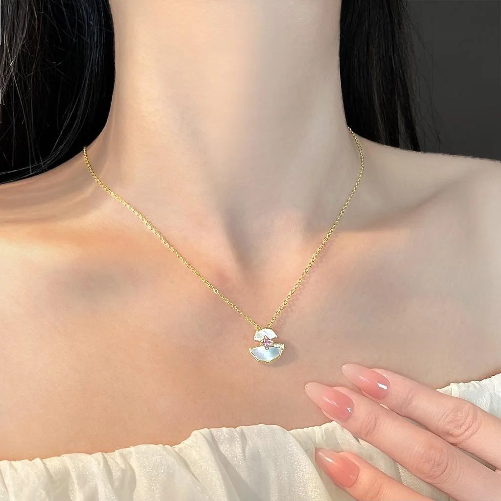 18K Gold Plated Copper Shell Geometric Fan Micro Pave Zircon Sweet Collarbone Necklace