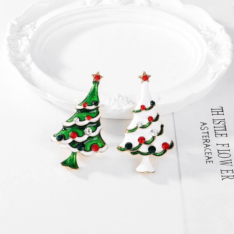 Cute Christmas Tree Enamel Alloy Rhinestone Brooch Elegant Holiday Lapel Pin Corsage Gift for Women