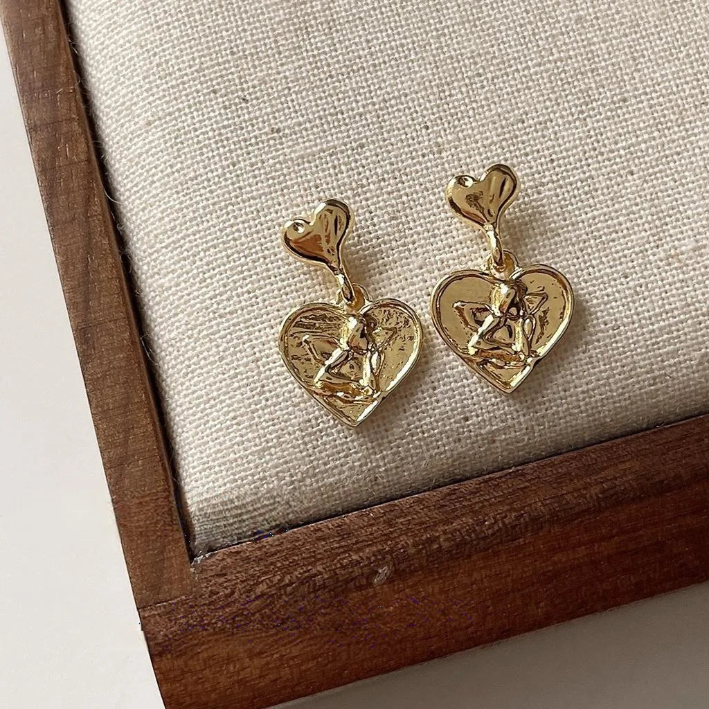 French Vintage Embossed Heart Copper Stud Earrings Handmade Light Luxury Niche Jewelry