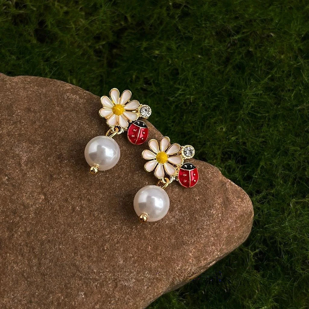 Sweet Daisy Ladybug Enamel Glass Drop Earrings For Women, Cute Floral Forest Style Jewelry