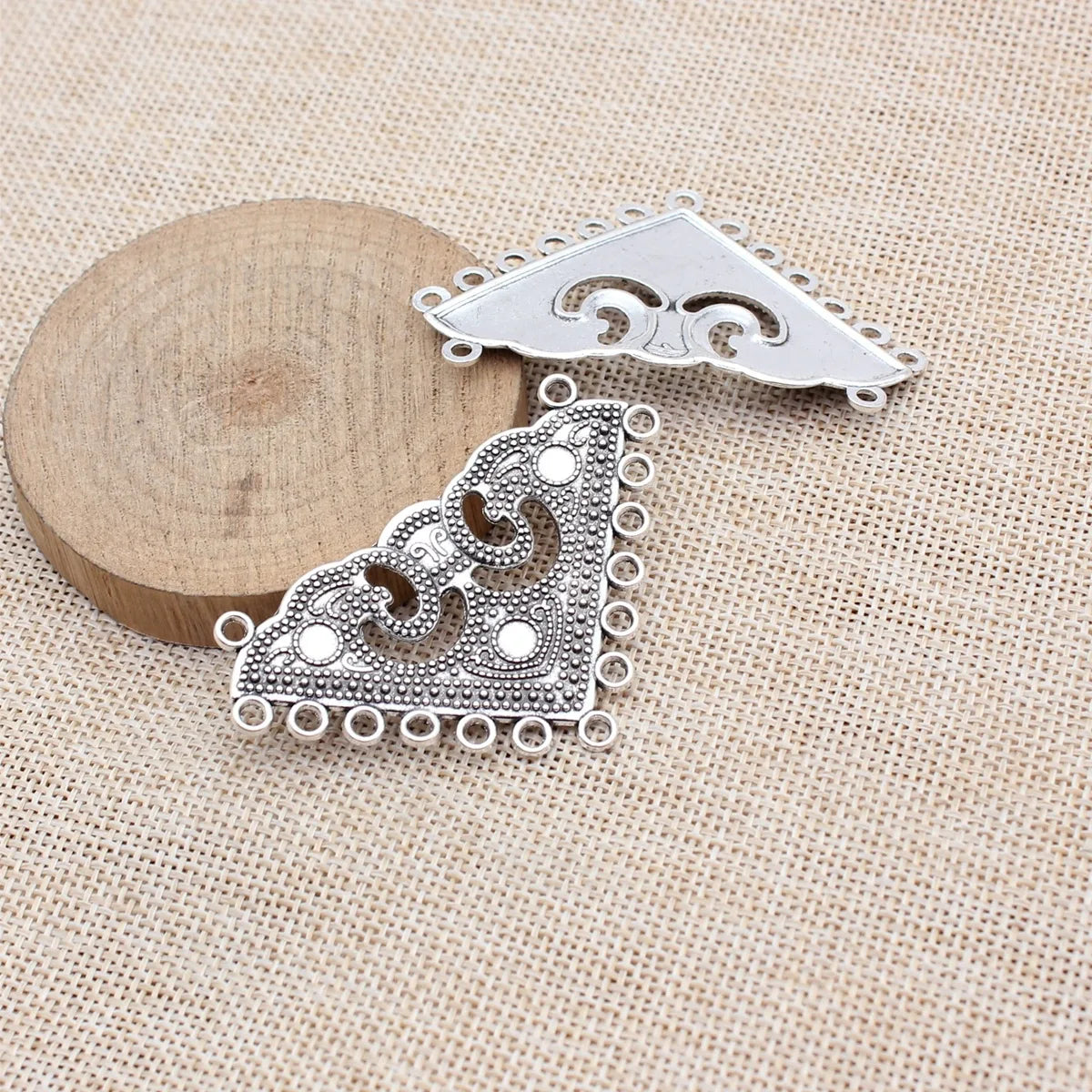 63x40mm 7g Antique Silver Zinc Alloy Triangle Multi Hole Connector Charm for Necklace Making