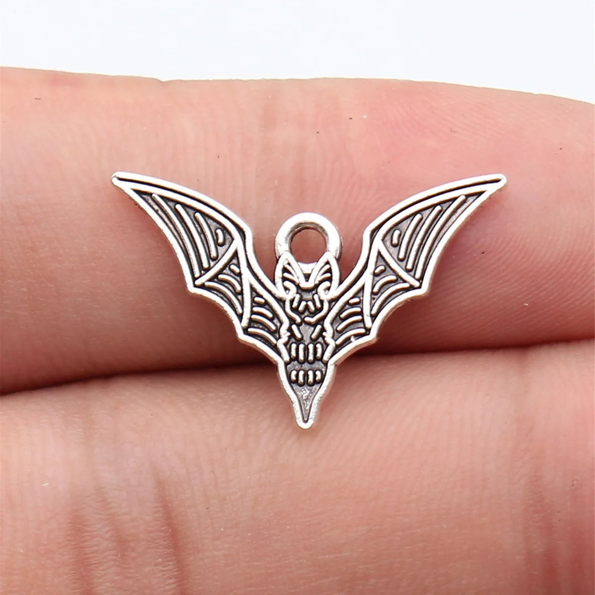 25x16mm 1.1g Antique Silver Zinc Alloy Bat Charm Pendant for Gothic DIY Bracelet Necklace Making