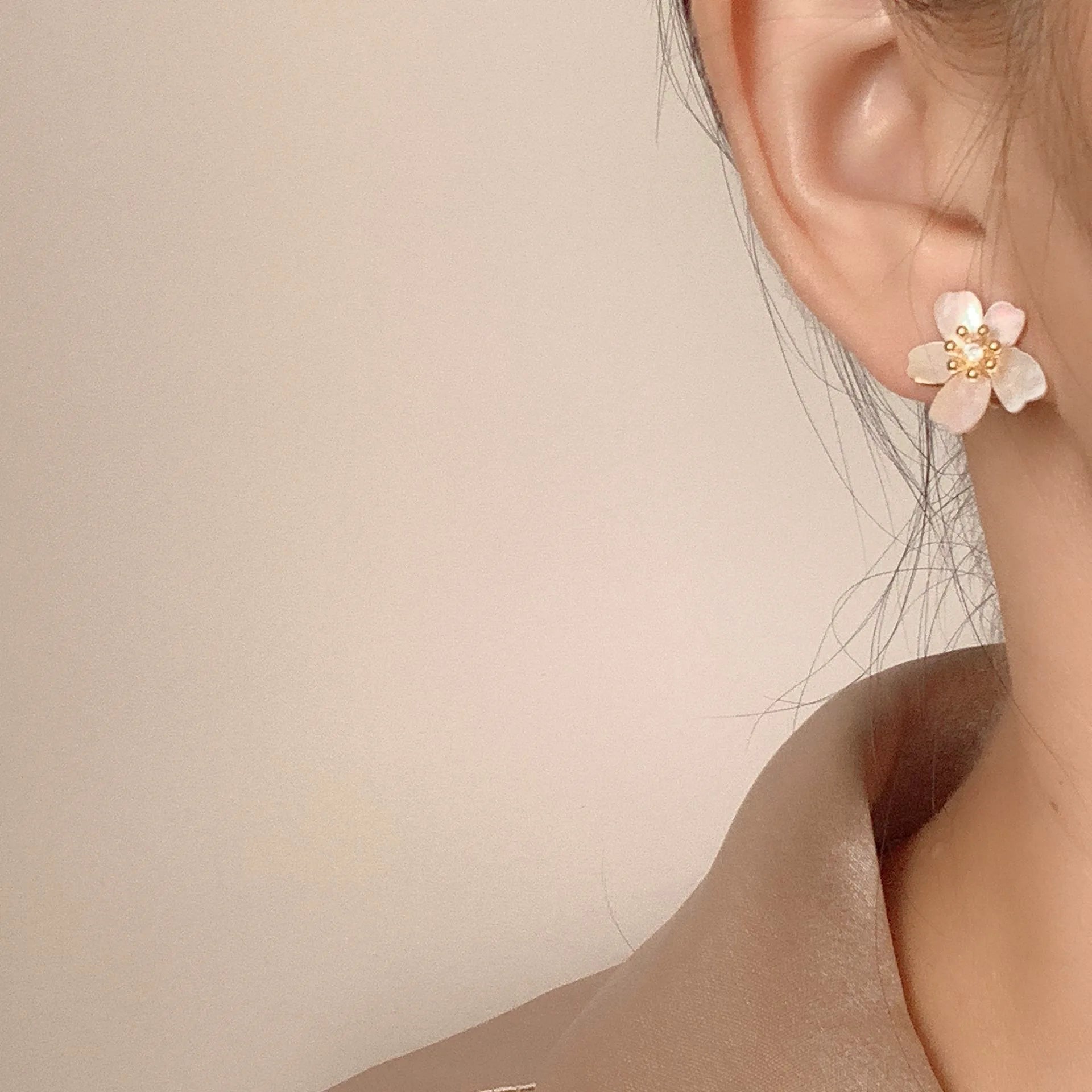 Elegant Sakura Flower Natural Shell Zircon Gold Alloy Stud & Clip On No Piercing Spiral Back Earrings