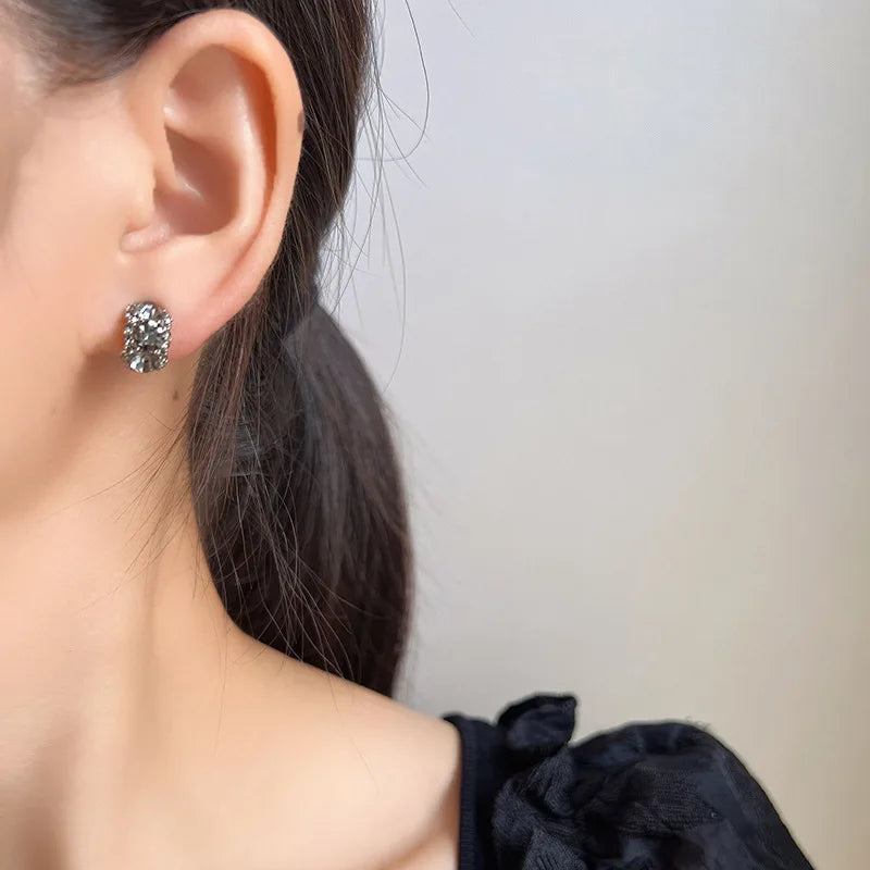 Vintage C Shape Dark Gray Rhinestone Alloy Stud & Clip On No Piercing Luxury Women Earrings