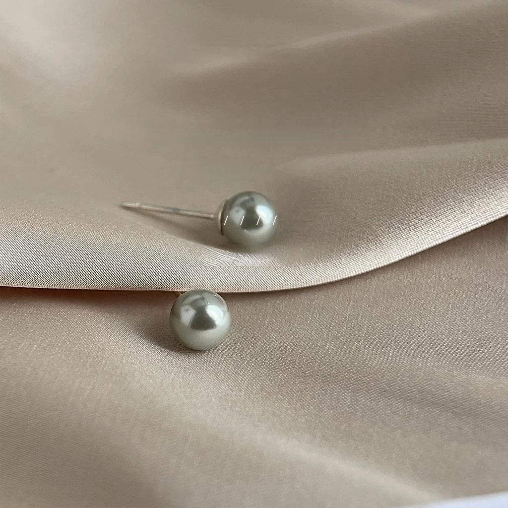 Light Luxury Cool Gray Glass Pearl Geometric Round Stud Earrings With Silver Plated Pins