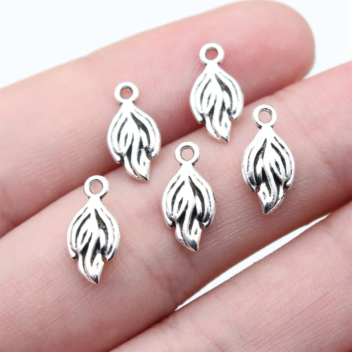 13x6.5mm 0.35g Antique Silver Zinc Alloy Leaf Charm Pendant for Garment Accessory DIY Jewelry Making