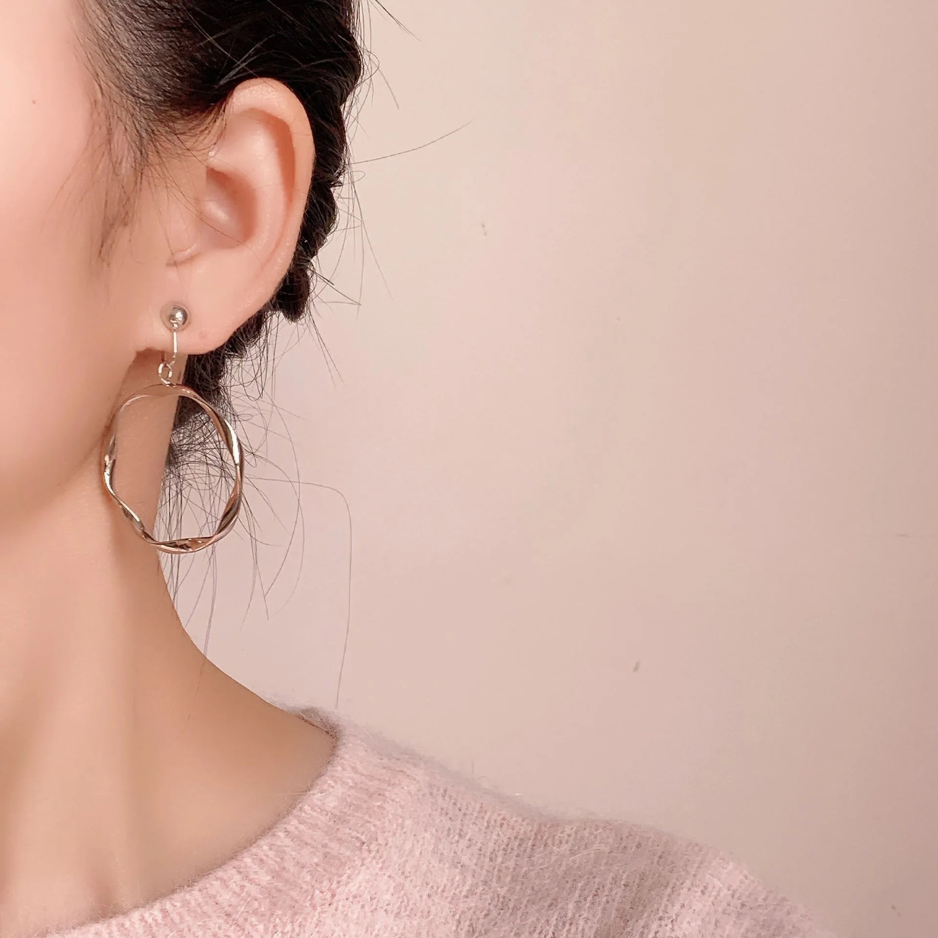 Elegant Gold Alloy Twisted Large Hoop Drop Stud & Clip On No Piercing Statement Circle Earrings