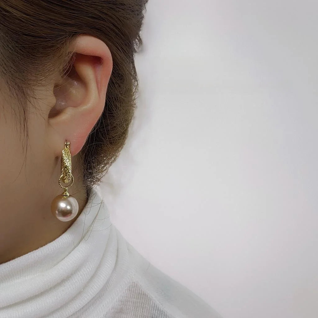 Light Luxury Champagne Gold Alloy Pearl Twist Hoop Earrings French Vintage Geometric Jewelry