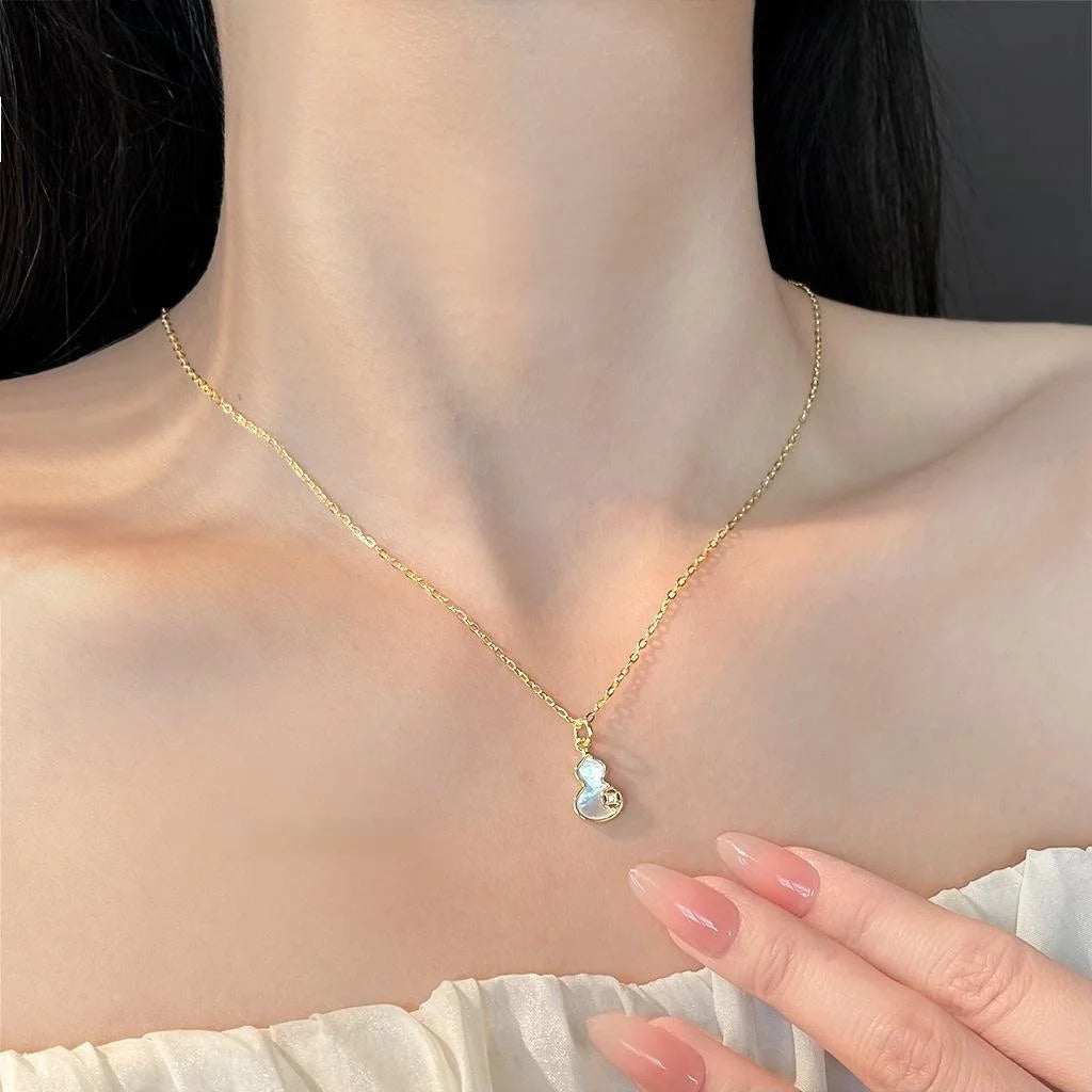 18K Gold Plated Copper Shell Gourd Pendant Necklace For Women Light Luxury Collarbone Chain