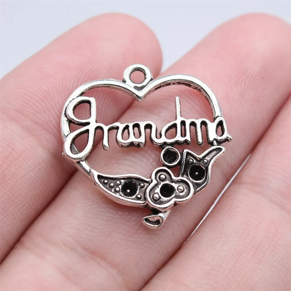 24x24mm 2g Antique Silver Zinc Alloy Grandma Heart Charm Pendant for DIY Bracelet Necklace Making
