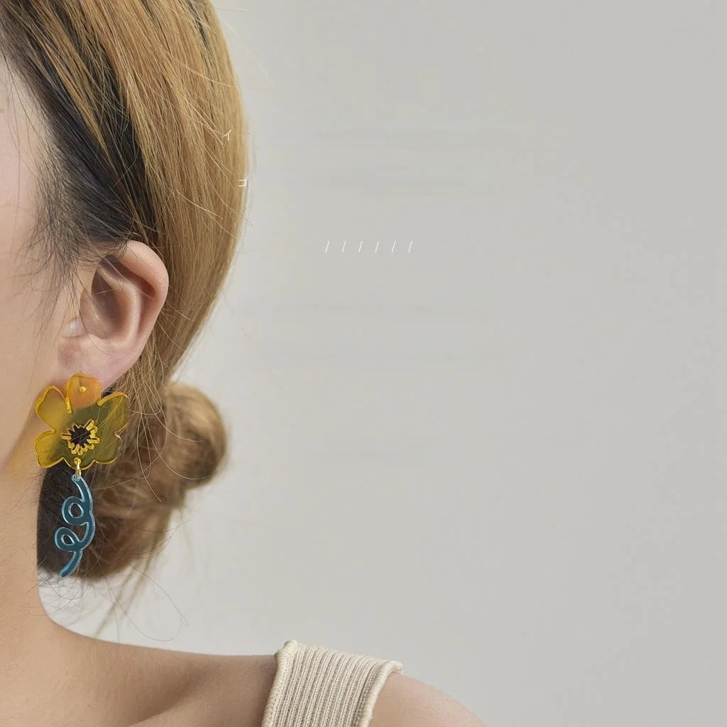 Korean Style Transparent Acrylic Flower Drop Earrings With Silver Plated Pins, Asymmetrical Colorblock Design