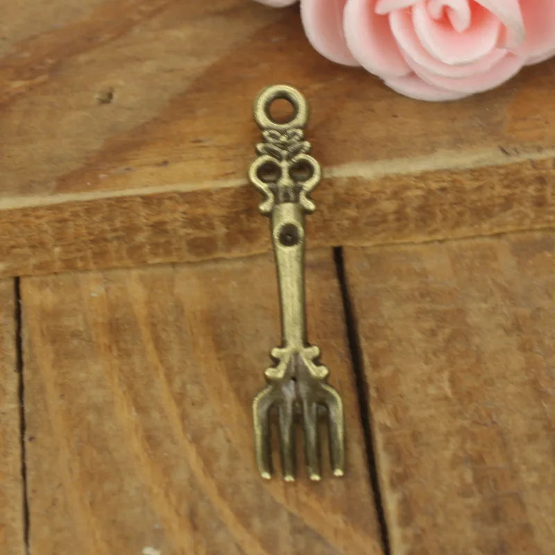 33x7MM Zinc Alloy Fork Charm Pendant No.558713 for DIY Necklace Bracelet Jewelry Making