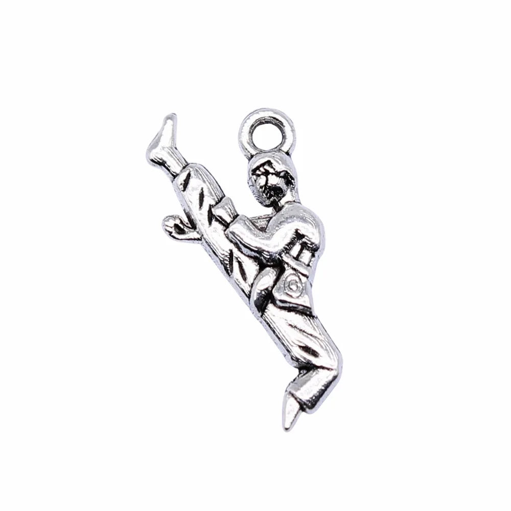 22x10mm 1.1g Antique Silver Zinc Alloy Martial Arts Athlete Charm Pendant for Sports DIY Jewelry Making