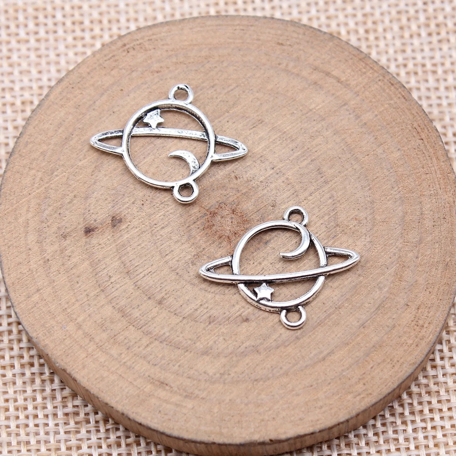 18x22mm 0.62g Antique Silver Zinc Alloy Celestial Charm Pendant for Handmade Necklace Bracelet Jewelry