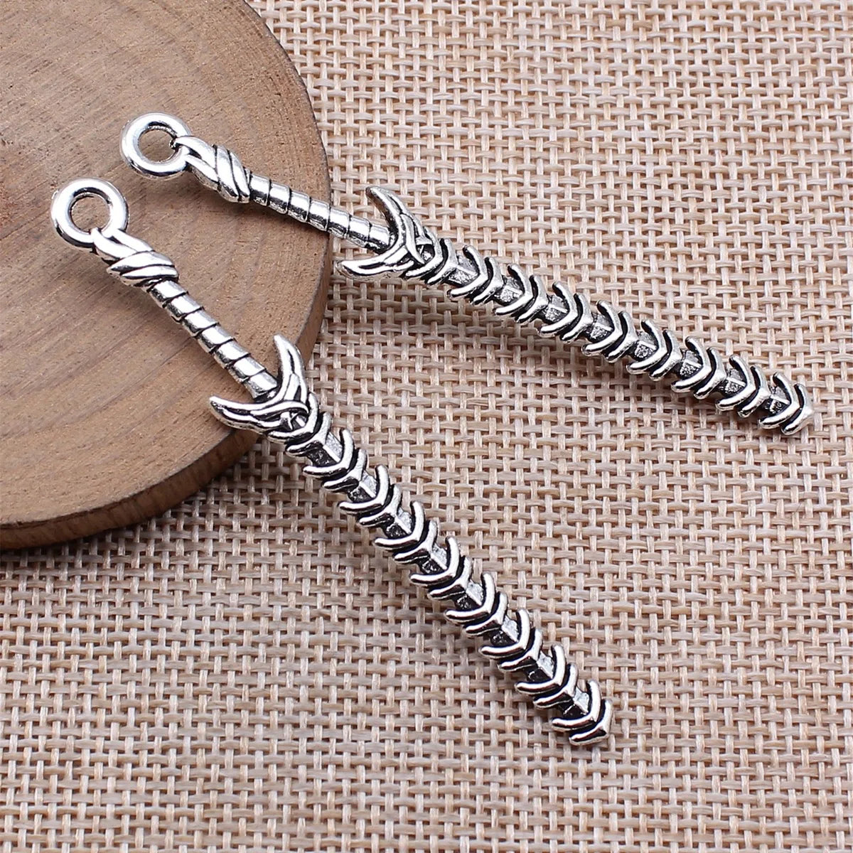 71mm 3.5g Antique Silver Zinc Alloy Knife Spear Sword Halberd Weapon Charm Pendant for Cosplay DIY