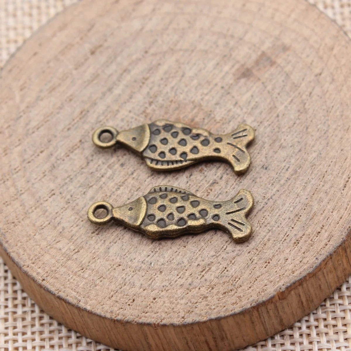 25x9mm 1.5g Multicolor Zinc Alloy Fish Charm Pendant for DIY Necklace Bracelet Jewelry Making