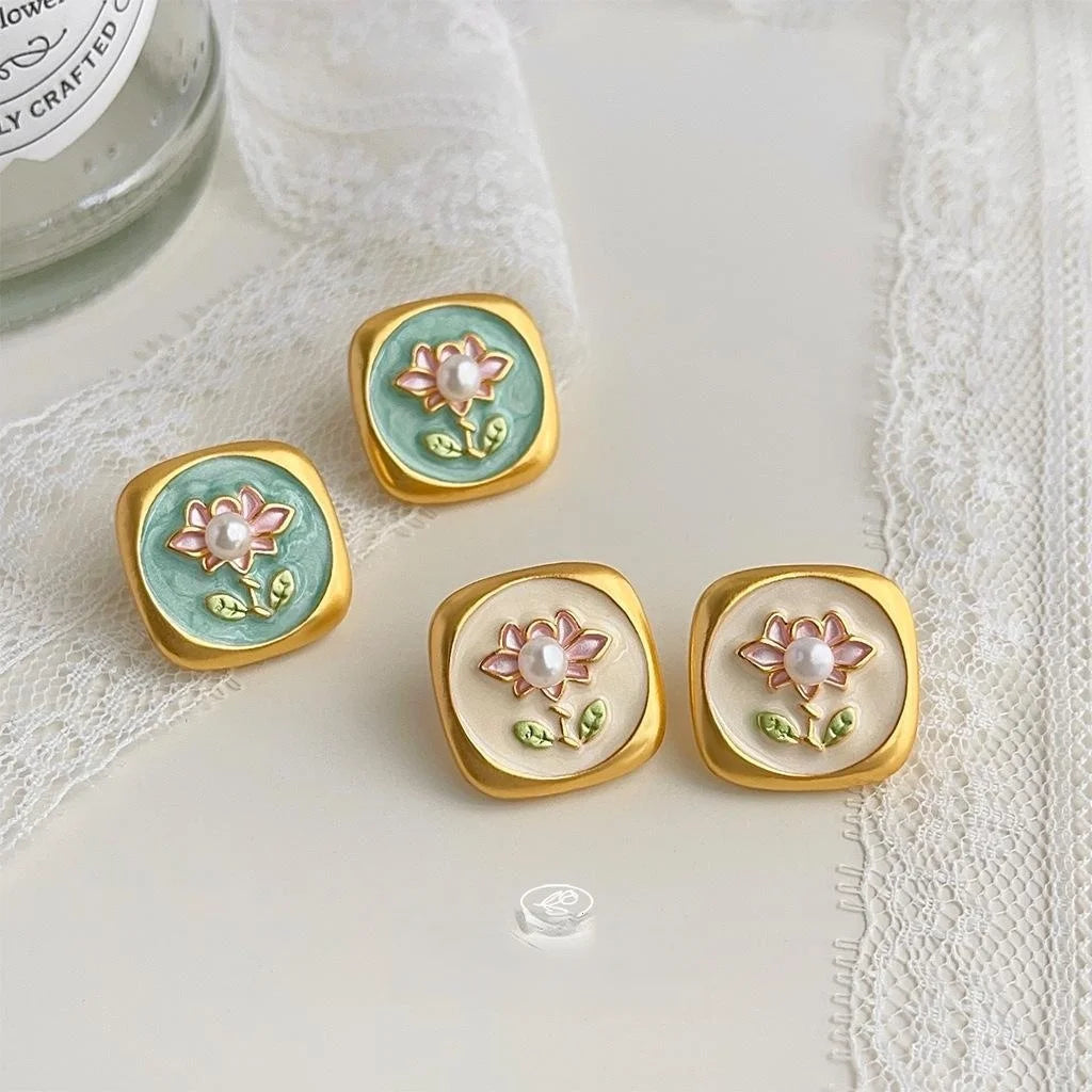 New Chinese Vintage Oil Painting Baroque Freshwater Pearl Lotus Flower Copper Stud Earrings