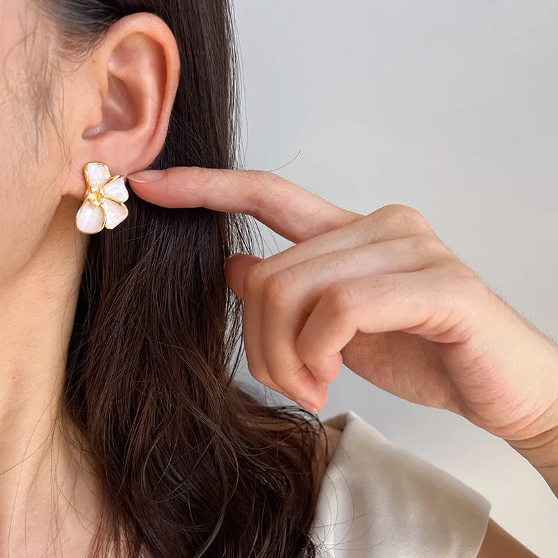 Elegant Pink Enamel Flower Alloy Rhinestone Stud & Clip On No Piercing Sweet Floral Earrings