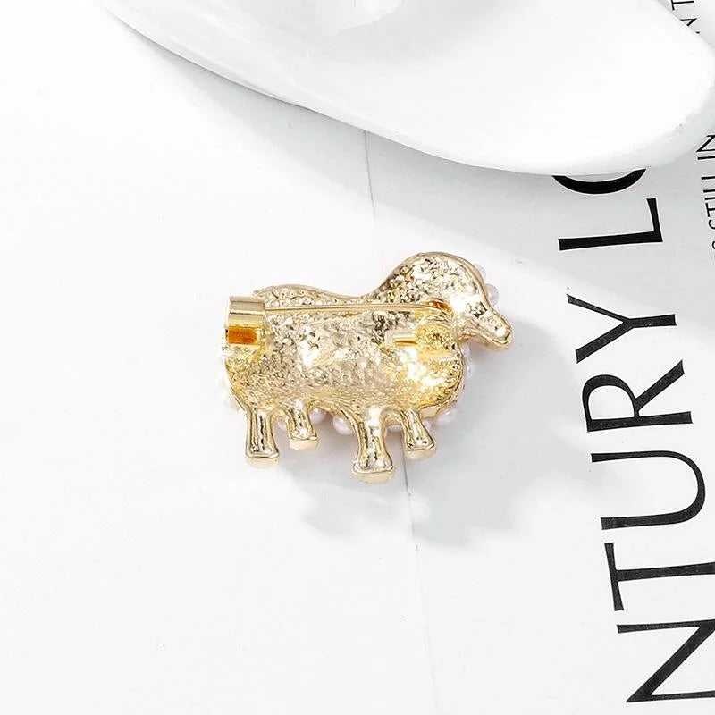 Cute Pearl Sheep Brooch Gold Tone Alloy Animal Lapel Pin Elegant Cardigan Corsage Suit Accessory Gift