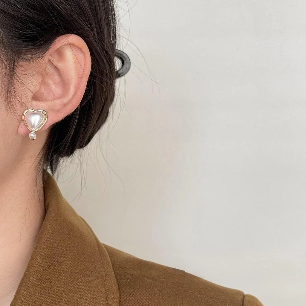 French Vintage Heart Resin Pearl Stud Earrings Copper Elegant Commuter Jewelry For Women