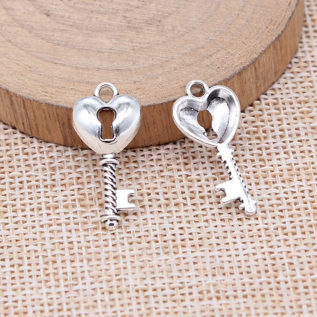 26x11mm 1g Antique Silver Zinc Alloy Heart Key Charm Pendant for DIY Bracelet Necklace Making