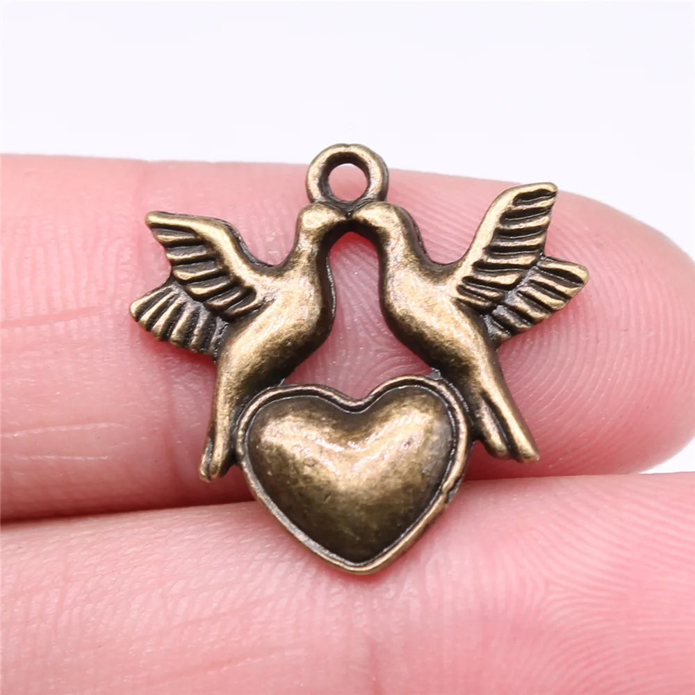 21x21mm 1.5g Antique Bronze Zinc Alloy Dove Heart Charm Pendant for DIY Necklace Bracelet Jewelry