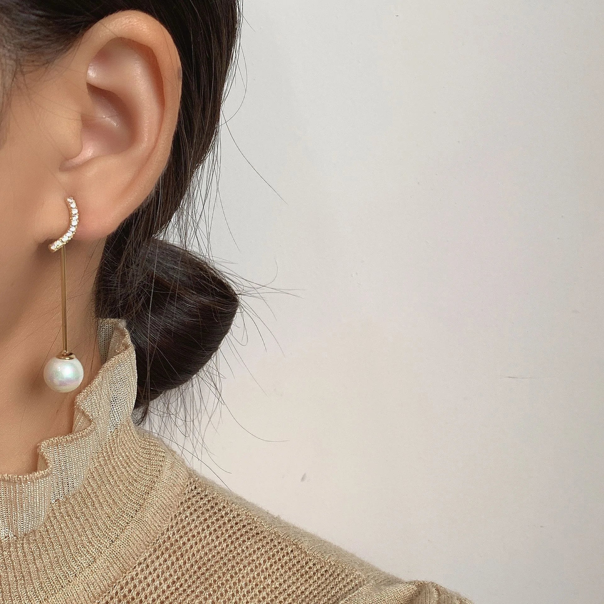 Elegant Luxury Women Long Pearl Drop Spiral Zircon Alloy Stud & Clip On No Piercing Dangle Earrings
