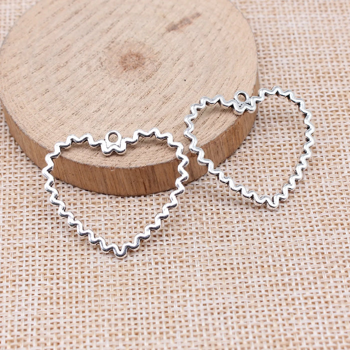 29x33mm 1.9g Zinc Alloy Openwork Wavy Heart Hollow Charm Pendant for DIY Necklace Bracelet Jewelry Making