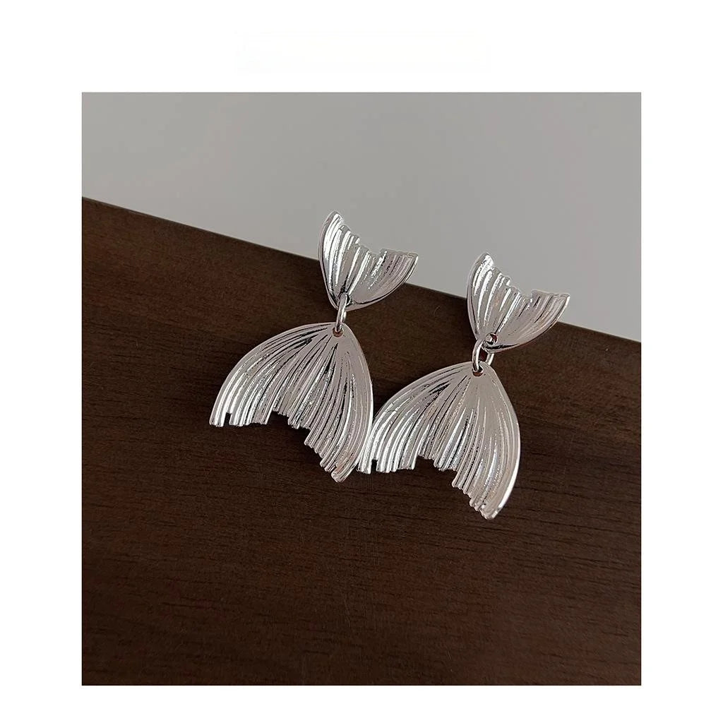 2024 New Luxury Silver Plated Copper Fish Tail Drop Earrings For Women