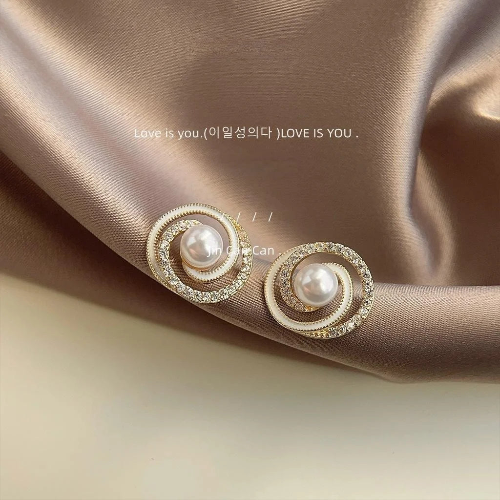 French Elegant Pearl Zircon Hollow Ribbed Round Copper Stud Earrings