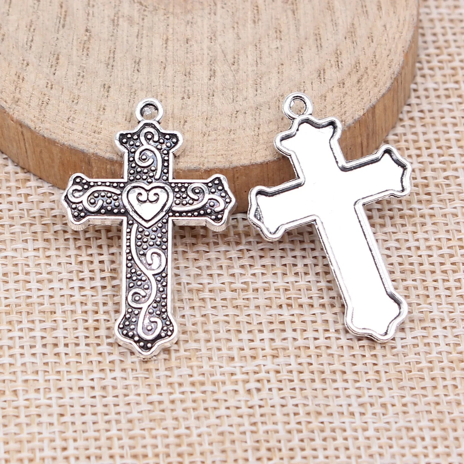 33x22mm 2.3g Antique Silver Zinc Alloy Heart Pattern Cross Charm Pendant for DIY Jewelry Making