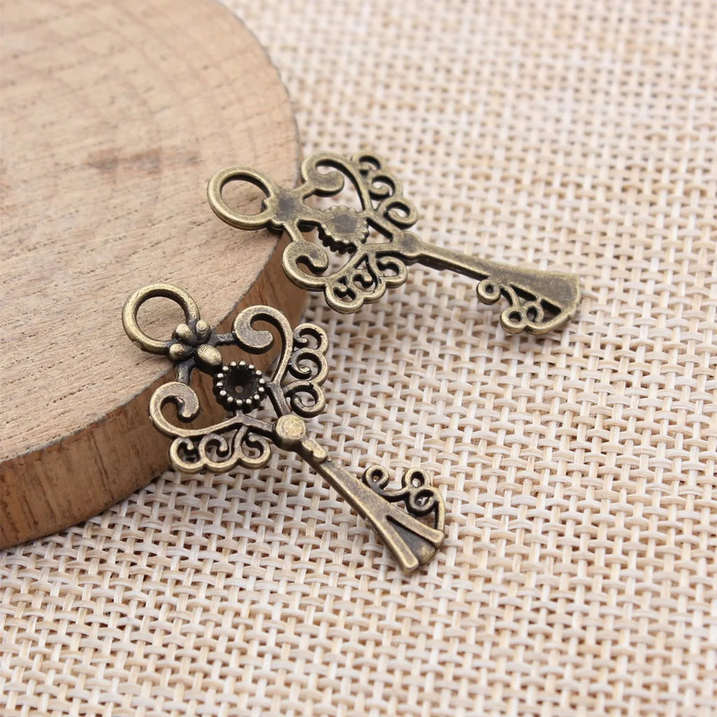 33x18mm 1.4g Multicolor Zinc Alloy Heart Key Charm Pendant for Necklace Bracelet DIY Jewelry Making