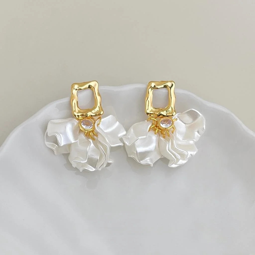 Light Luxury Acrylic Flower Zircon Tassel Drop Earrings Copper Handmade Commuter Jewelry