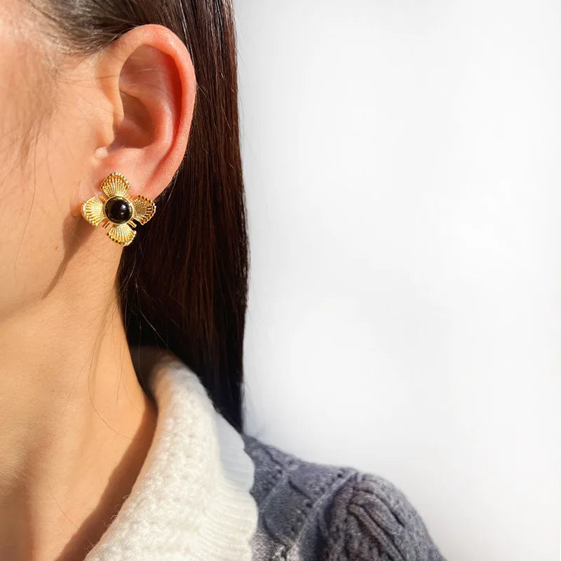 Vintage Gold Alloy Hollow Flower Black Enamel Stud & Clip On No Piercing Women's Luxury Earrings