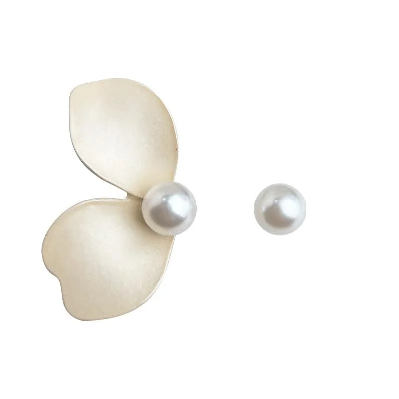 Asymmetric Designer High Gloss Pearl Flower Petal Stud Earrings For Women Sweet Floral Jewelry