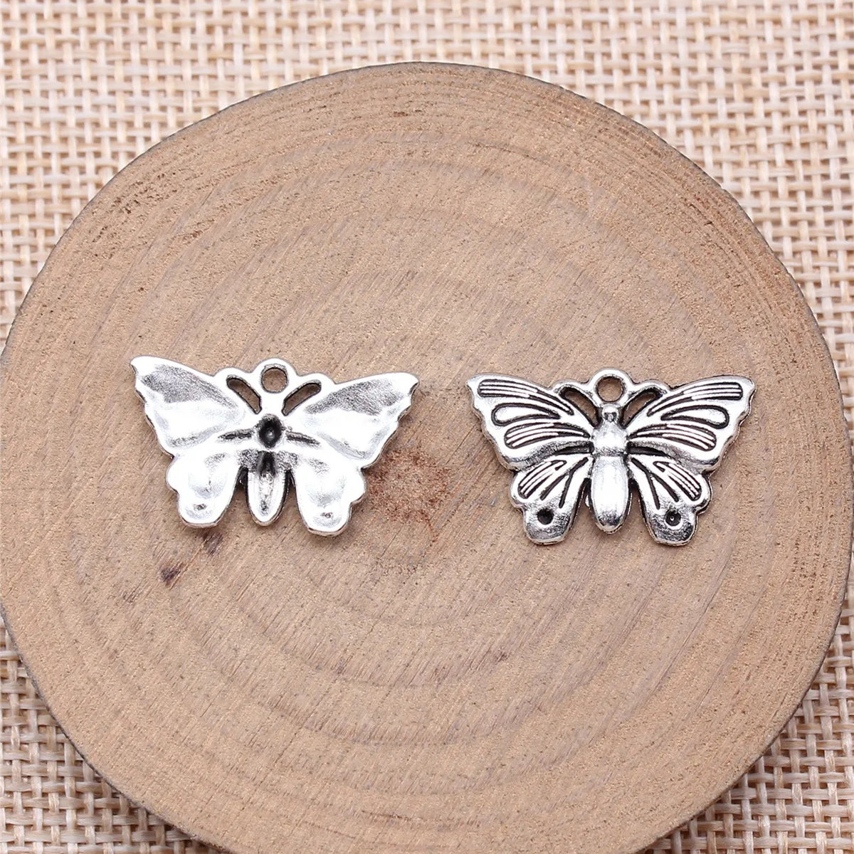 22x13mm 1.3g Antique Silver Zinc Alloy Butterfly Charm Pendant for DIY Necklace Bracelet Making
