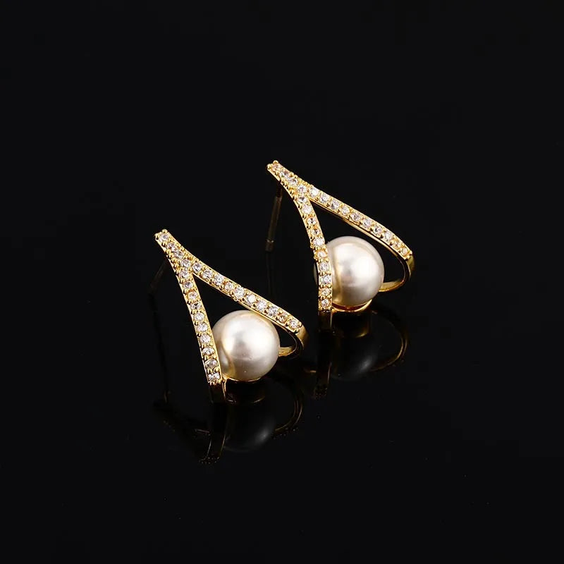 Elegant V Shape Pearl Rhinestone Alloy Stud & Clip On No Piercing Spiral Disc Jewelry For Women Earrings