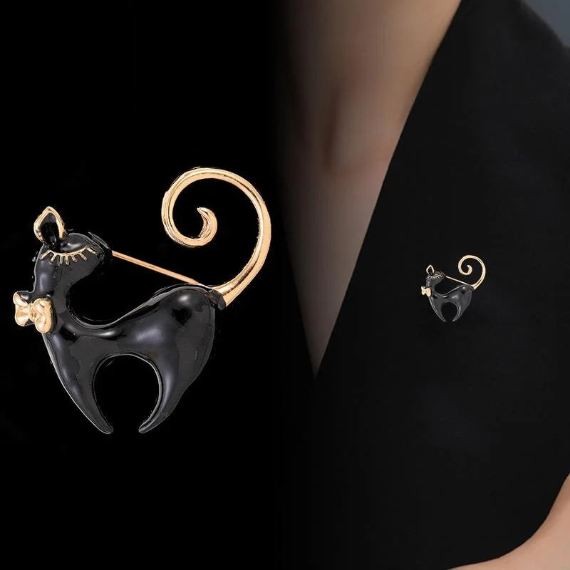 Cute Enamel Shy Cat Brooch With Gold Tail, Creative Animal Lapel Pin Corsage For Women Suit Gift