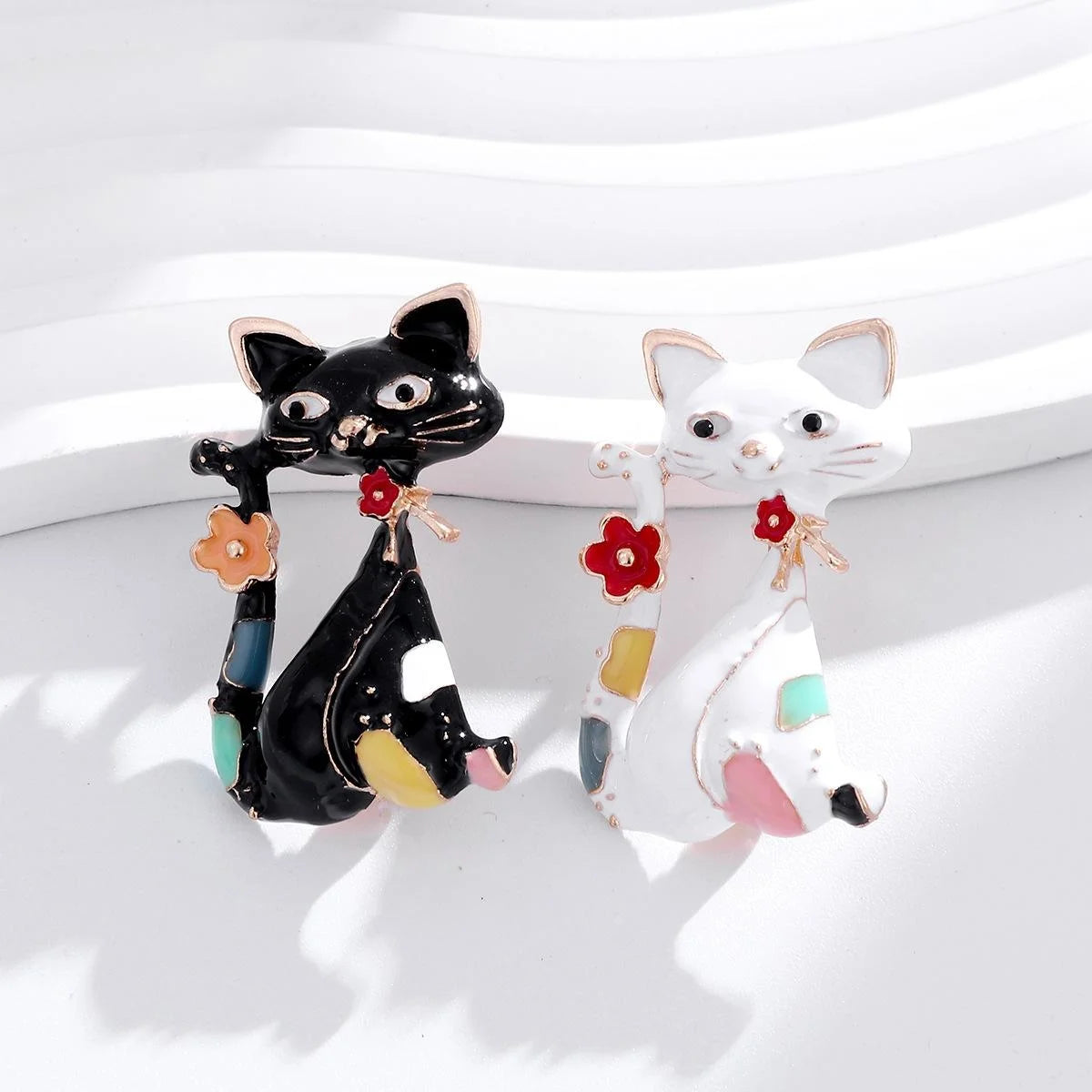Cute Enamel Alloy White Cat Brooch With Rhinestone Accents, Cartoon Animal Lapel Pin Corsage Gift