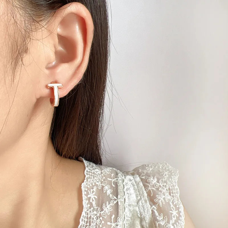 Elegant Enamel Letter T Hoop Spiral Disc Alloy Stud & Clip On No Piercing Commuter Circle Earrings
