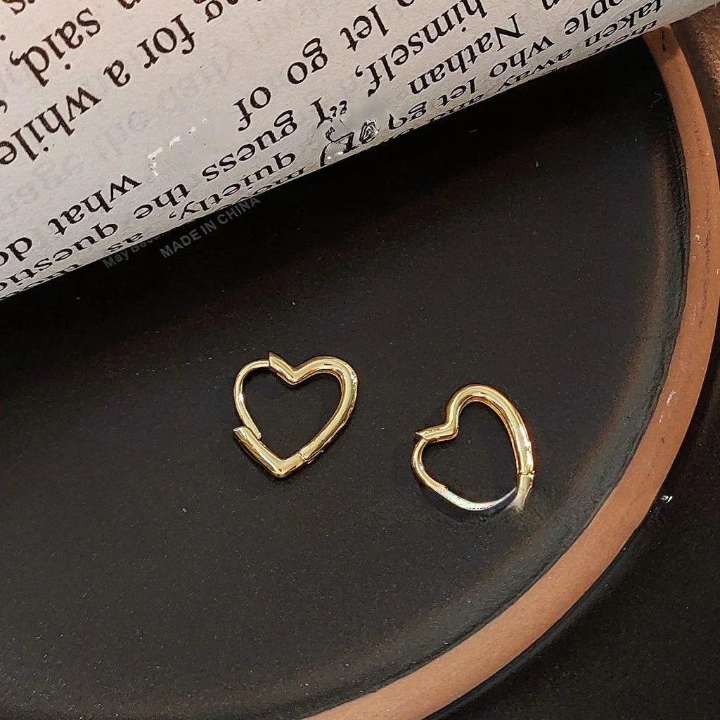 Minimalist Copper Heart Drop Earrings Smooth Metal Hoop Style Versatile Commuter Jewelry