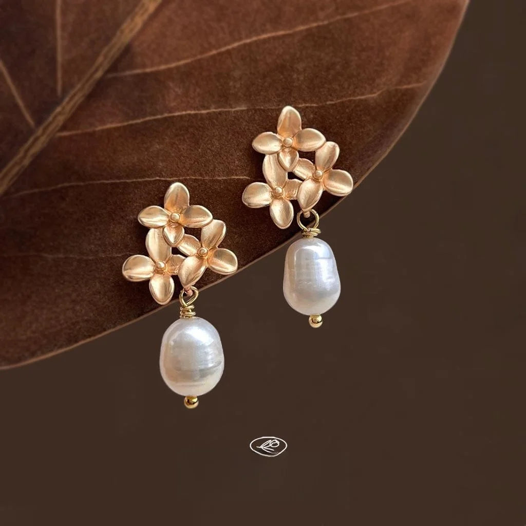 Light Luxury Handmade Floral Drop Earrings With Natural Freshwater Pearls And Silver Plated