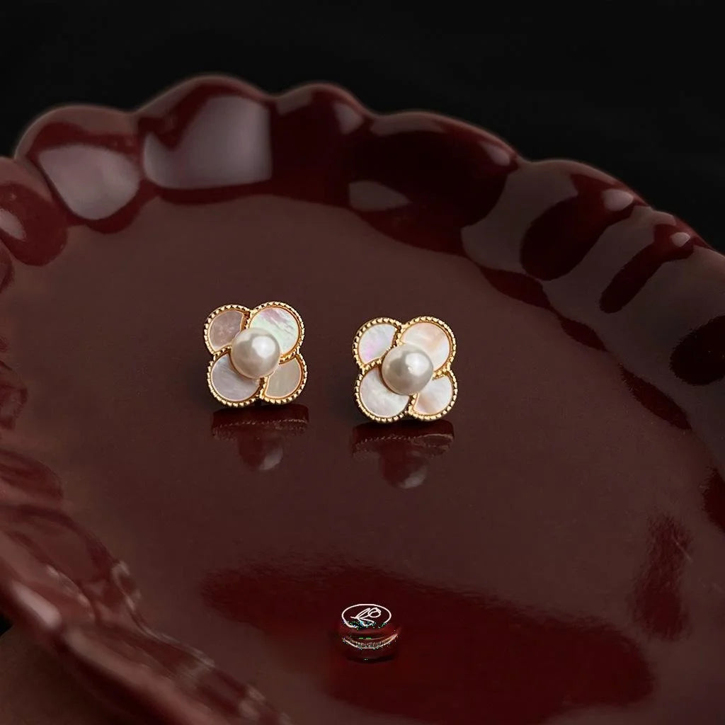 Elegant 14K Gold Plated Copper Natural Shell Flower Stud Earrings For Women