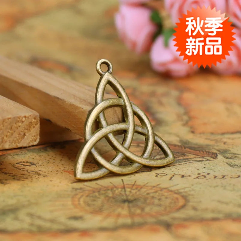 29MM Antique Silver Zinc Alloy Triangle Charm Pendant for DIY Necklace Bracelet Jewelry Making