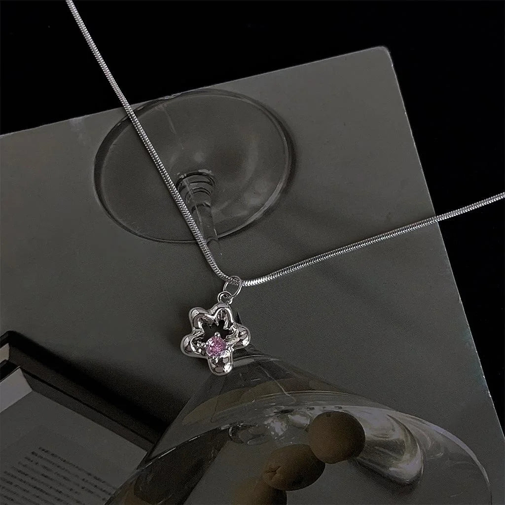Sweet Cool Copper Zircon Flower Star Choker Necklace Light Luxury Collarbone Jewelry