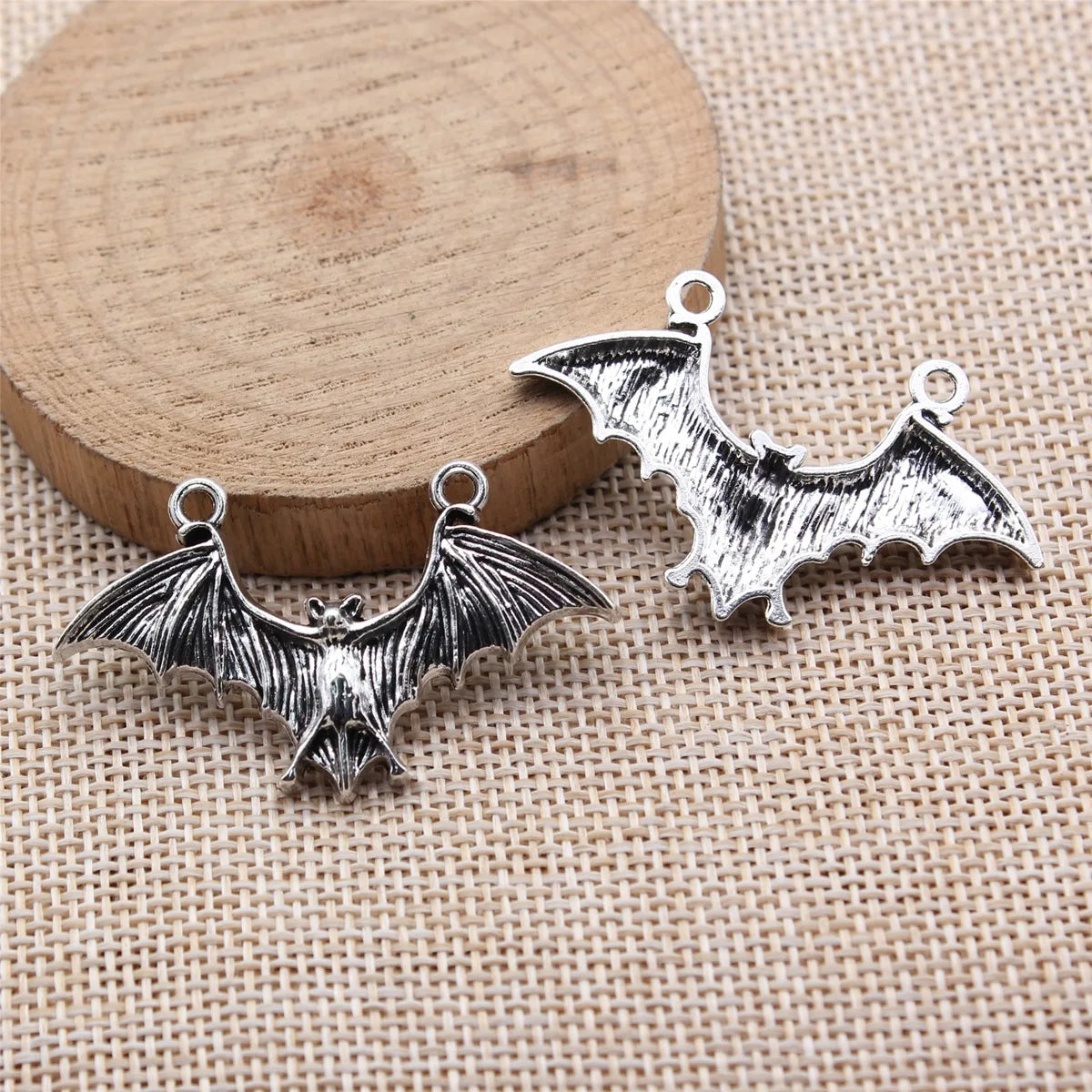 45x27mm 3.9g Antique Silver Zinc Alloy Bat Charm Pendant for Necklace Bracelet DIY Jewelry