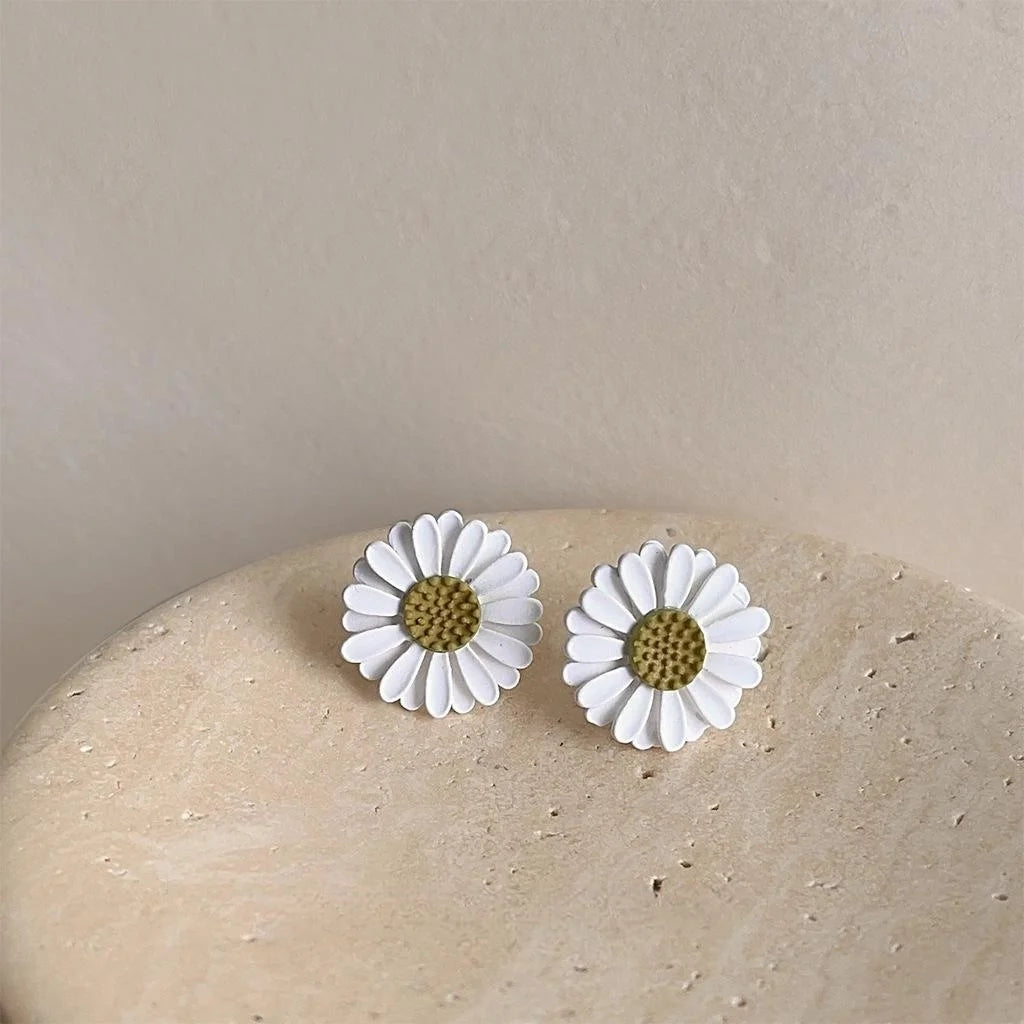 Fresh Forest Style White Enamel Daisy Flower Copper Stud Earrings With Silver Plated Pins